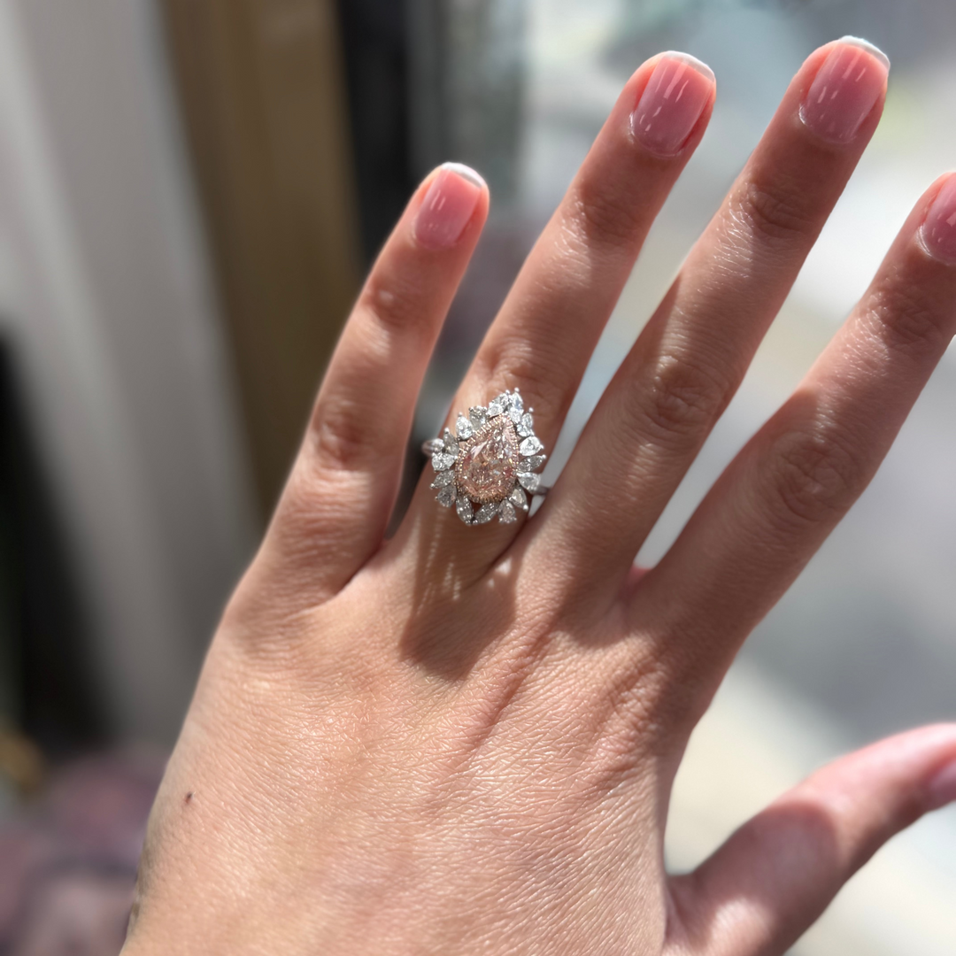 Why Color Diamonds Outperform White Diamonds as an Investment