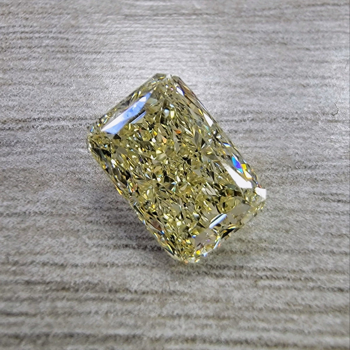 2.35ct Light Yellow Elongated Radiant Diamond VVS2 GIA