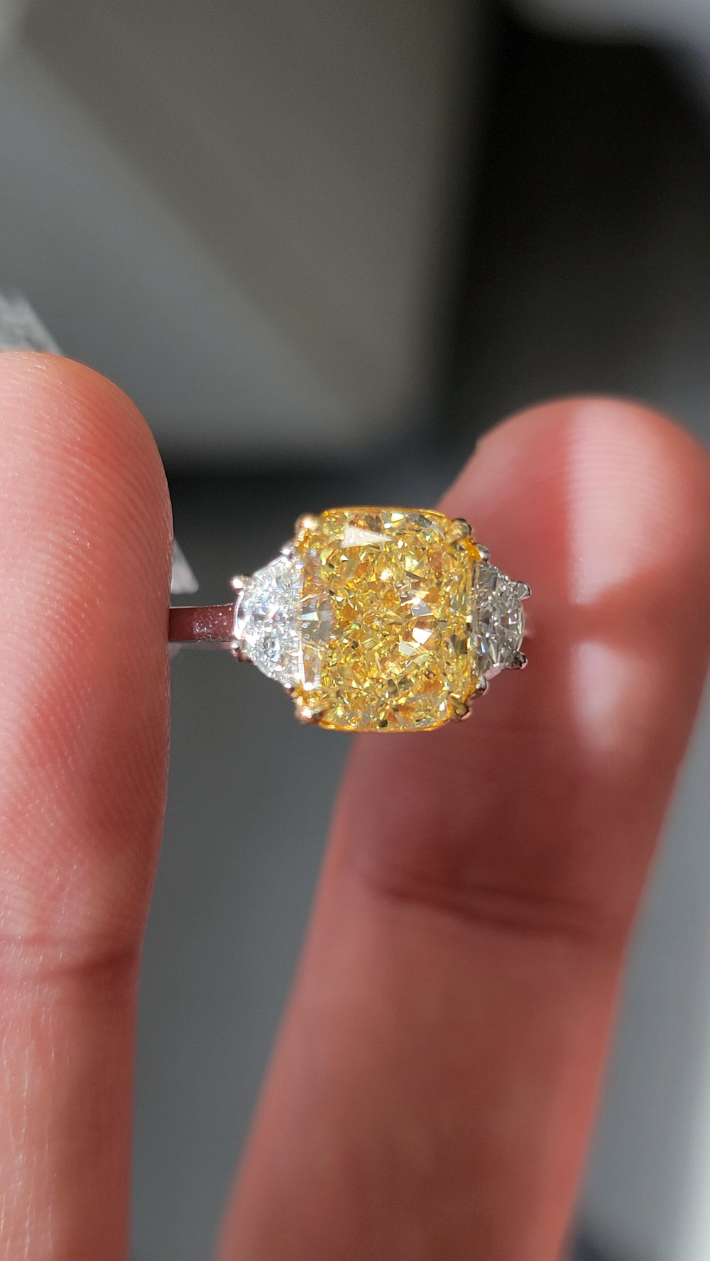 3.06ct Fancy Yellow Cushion Diamond Ring SI1 GIA