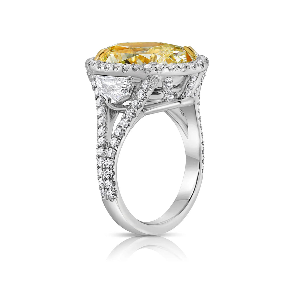 10.77ct Light Yellow Oval Diamond Ring VS2