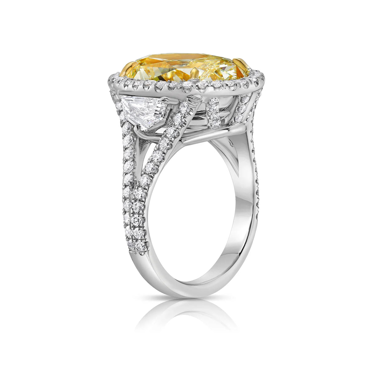 10.77ct Light Yellow Oval Diamond Ring VS2