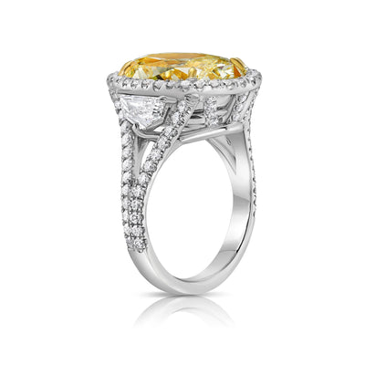10.77ct Light Yellow Oval VS2 Ring