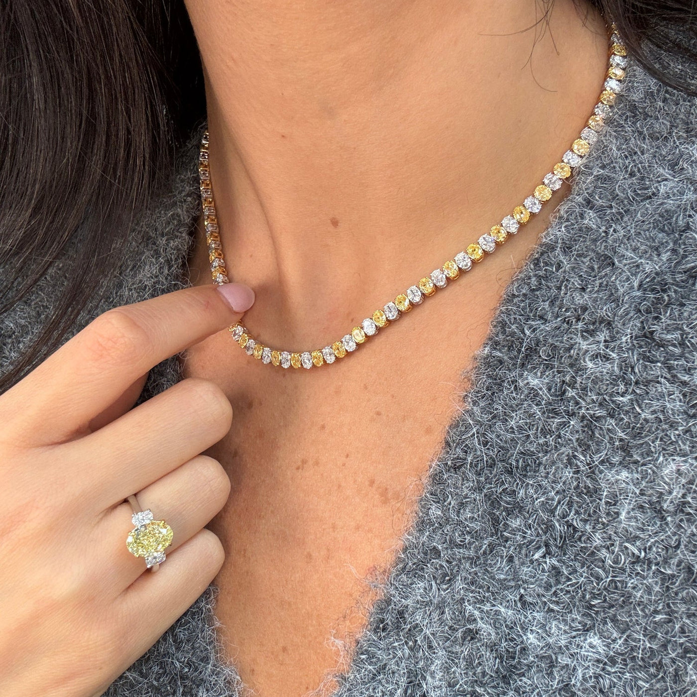 24ct Alternating Yellow and White Oval Diamond Necklace