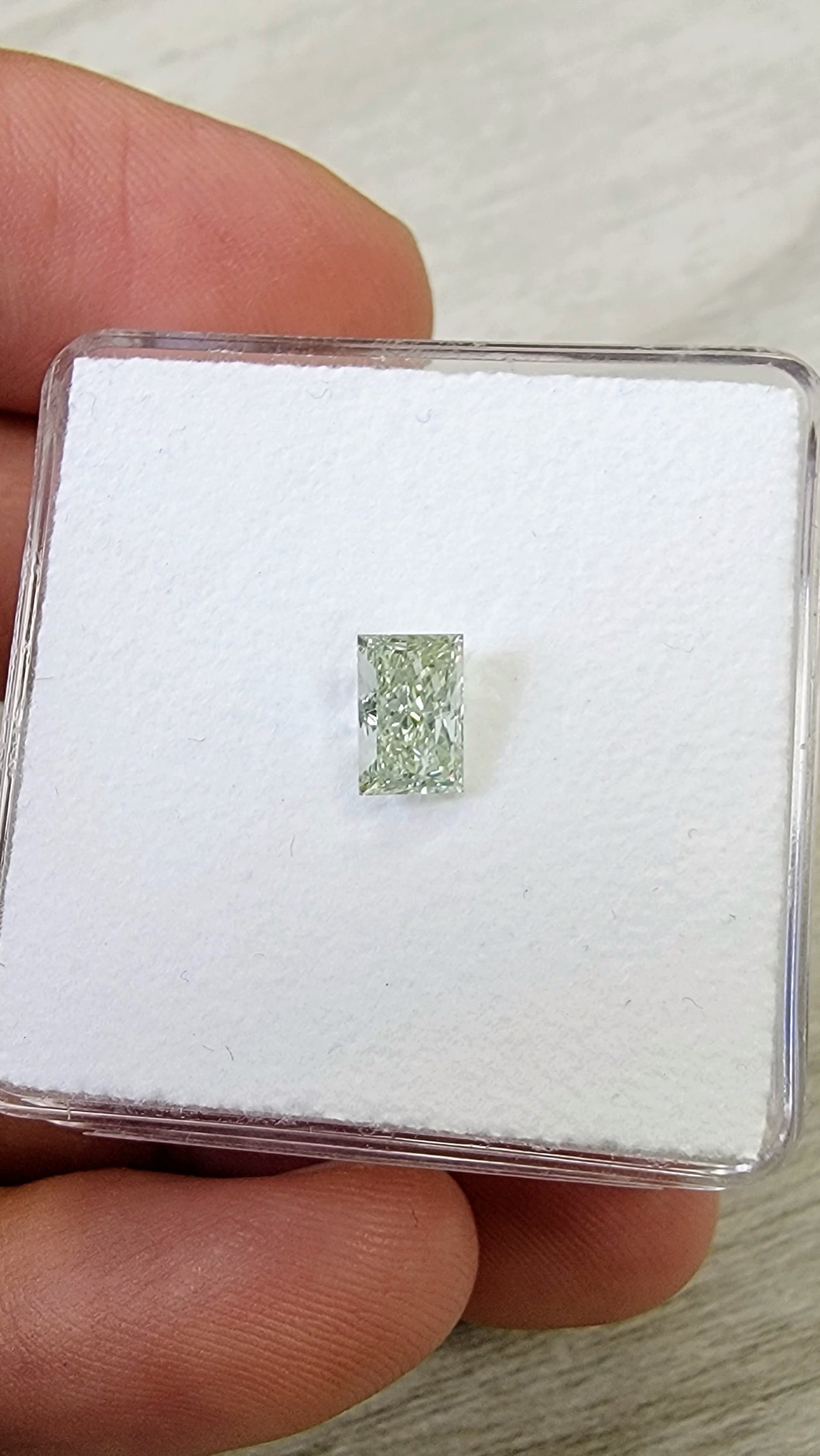 1.00ct Fancy Yellowish Green Princess SI1 GIA