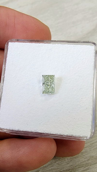1.00ct Fancy Yellowish Green Princess SI1 GIA