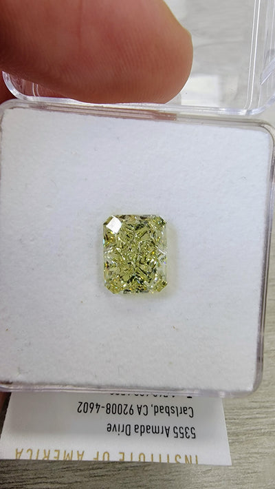 4.03ct Fancy Green Yellow Elongated Radiant VS2 GIA