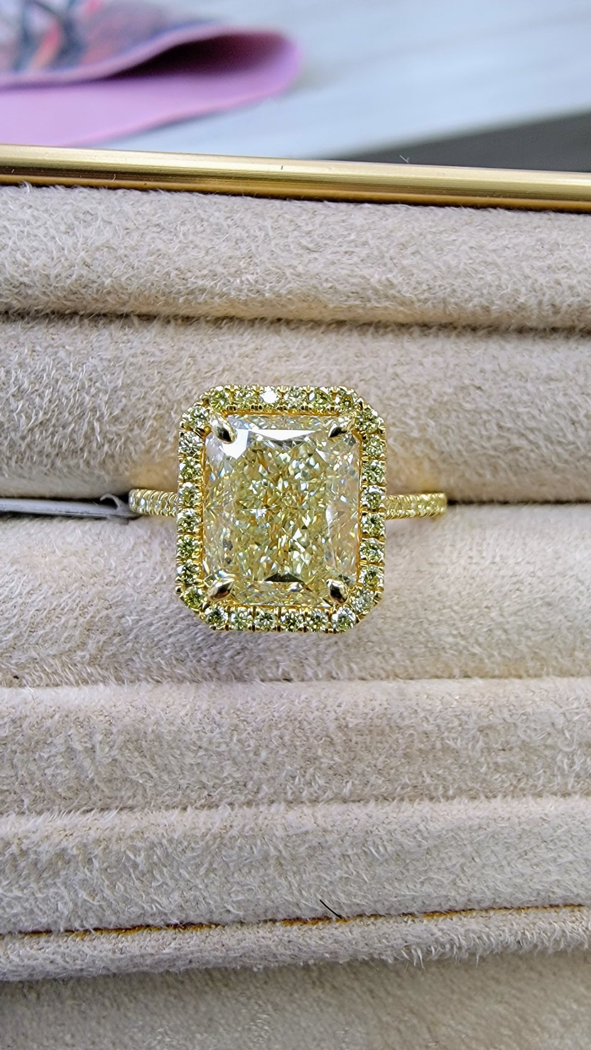 3.17ct Light Yellow Elongated Radiant Diamond Ring VVS2 GIA