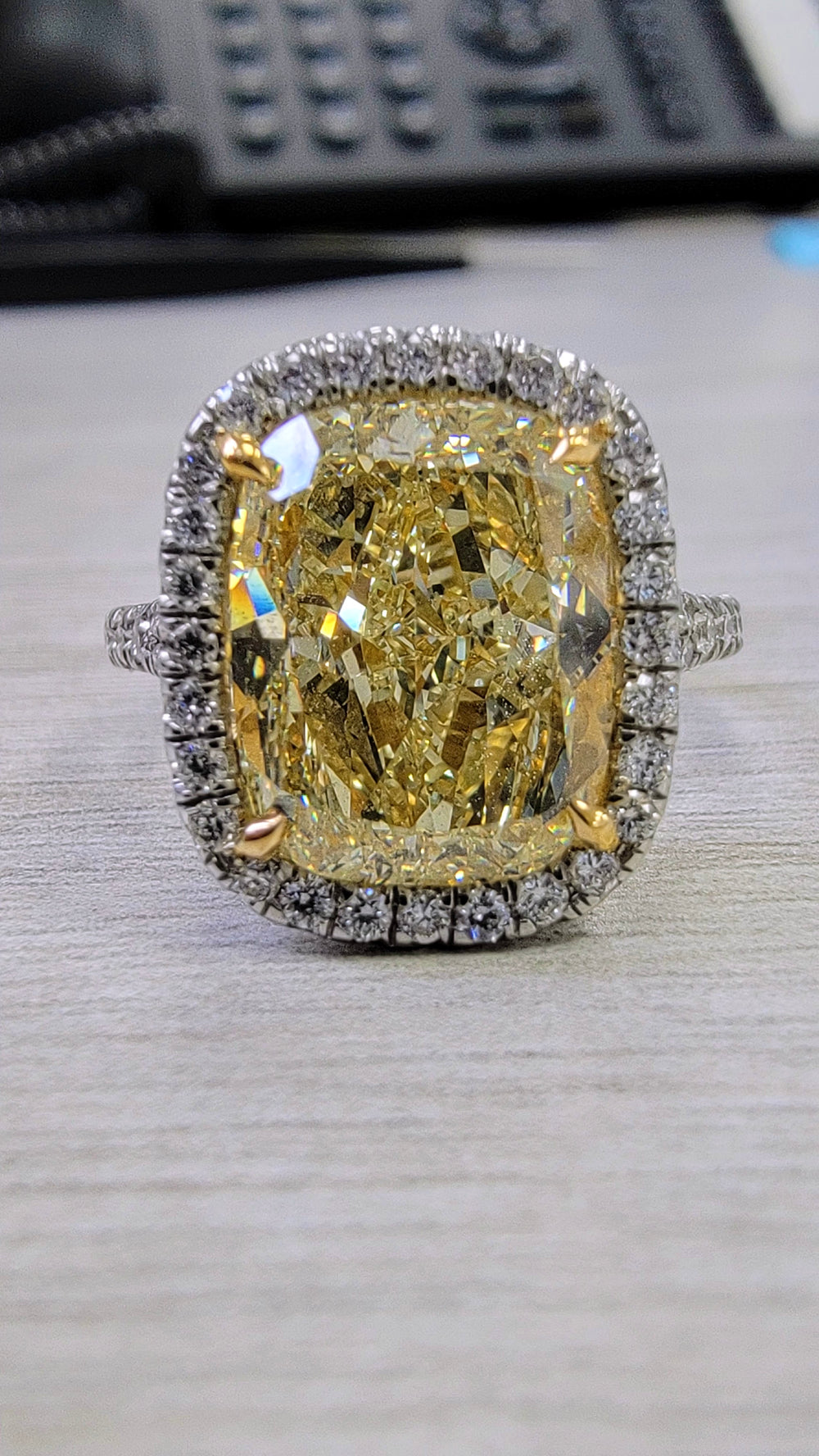 4.73ct Light Yellow Cushion Diamond VS2 GIA