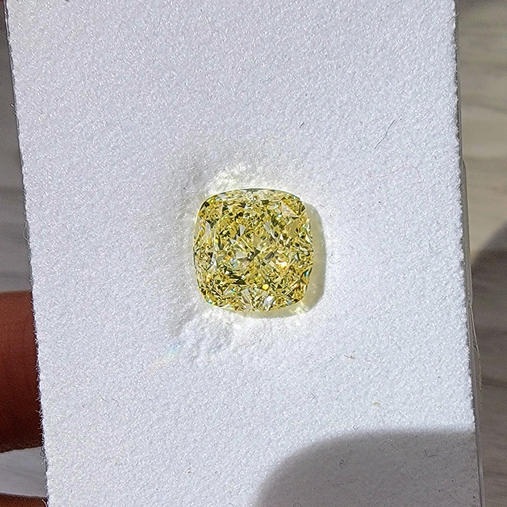 5.05ct Fancy Light Yellow Cushion Diamond VS2 GIA