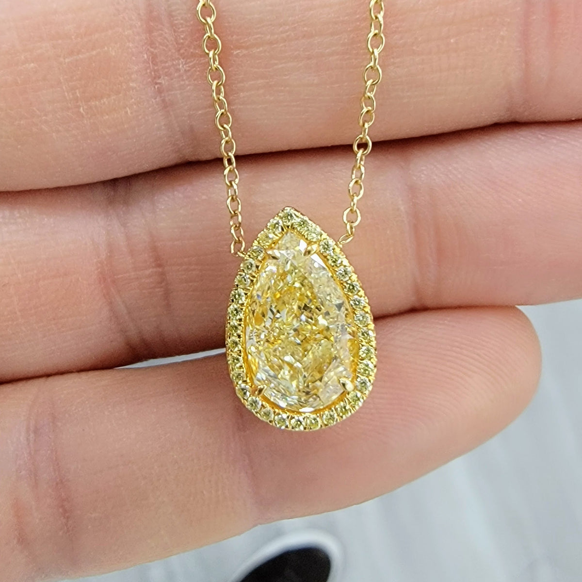 4.04ct Light Yellow Pear Diamond Pendant VS2 GIA