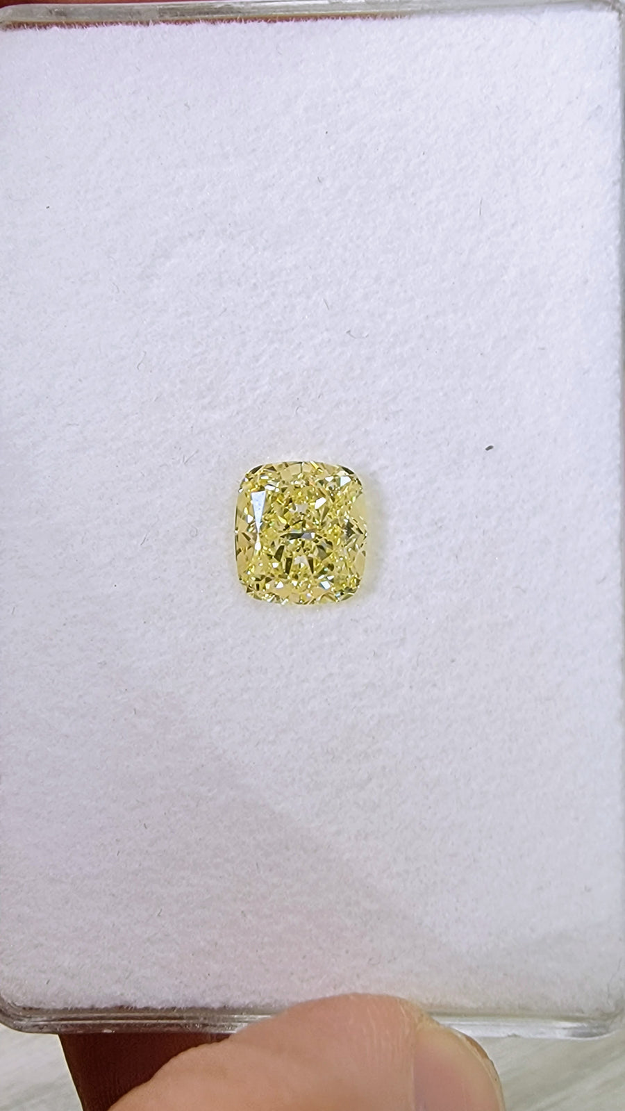 2.06ct Fancy Light Yellow Cushion Diamond VS1 GIA