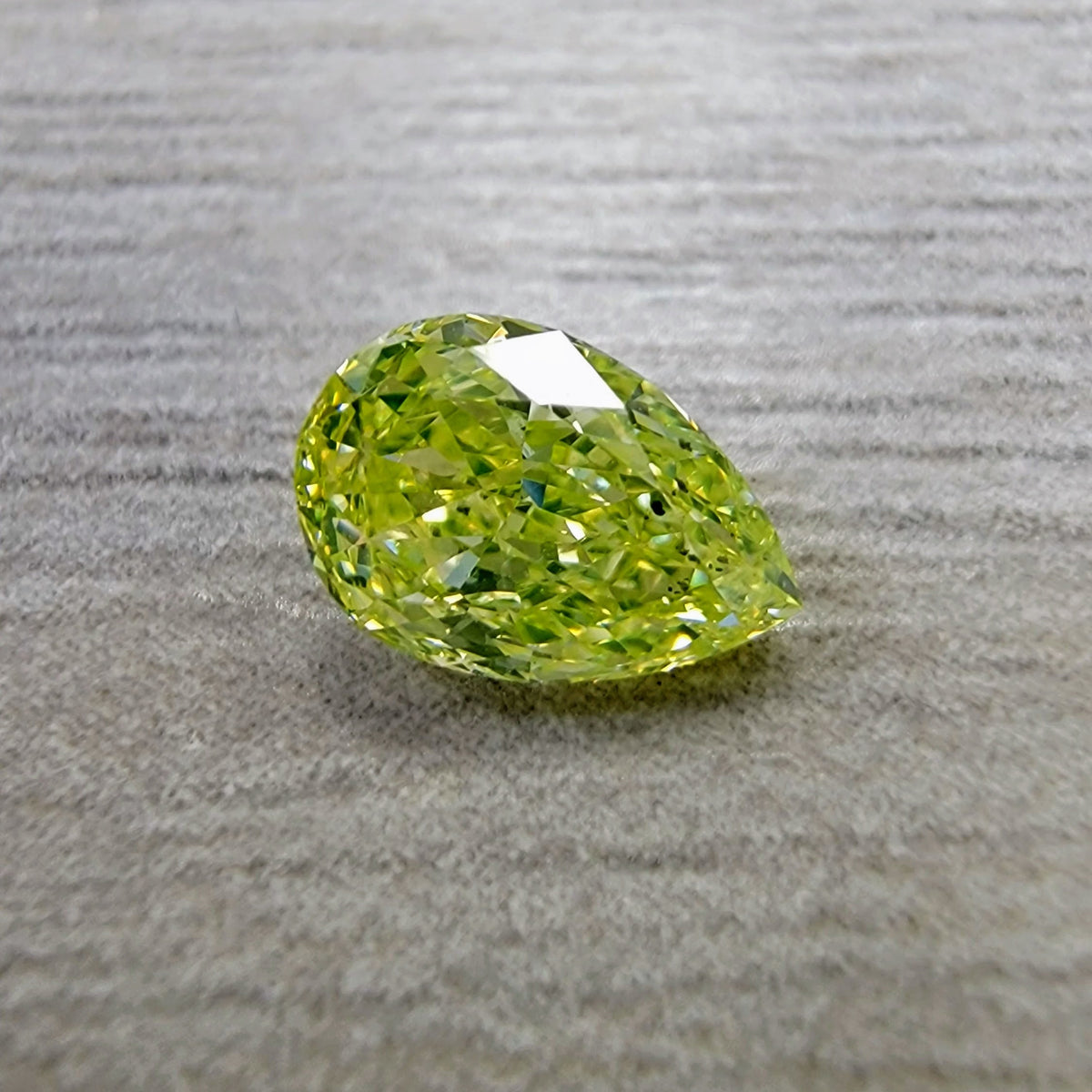 0.61ct Fancy Intense Green Yellow Pear NEON Diamond SI2 GIA