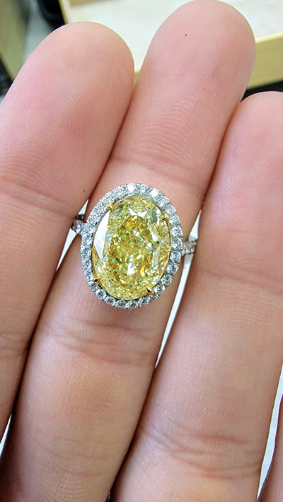 6.16ct Fancy Light Yellow Oval VS1 GIA