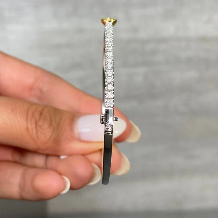 0.91ct Light Yellow Heart-Shape Diamond Bangle