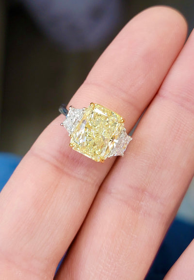 5.34ct Fancy Light Yellow VS2 GIA Ring