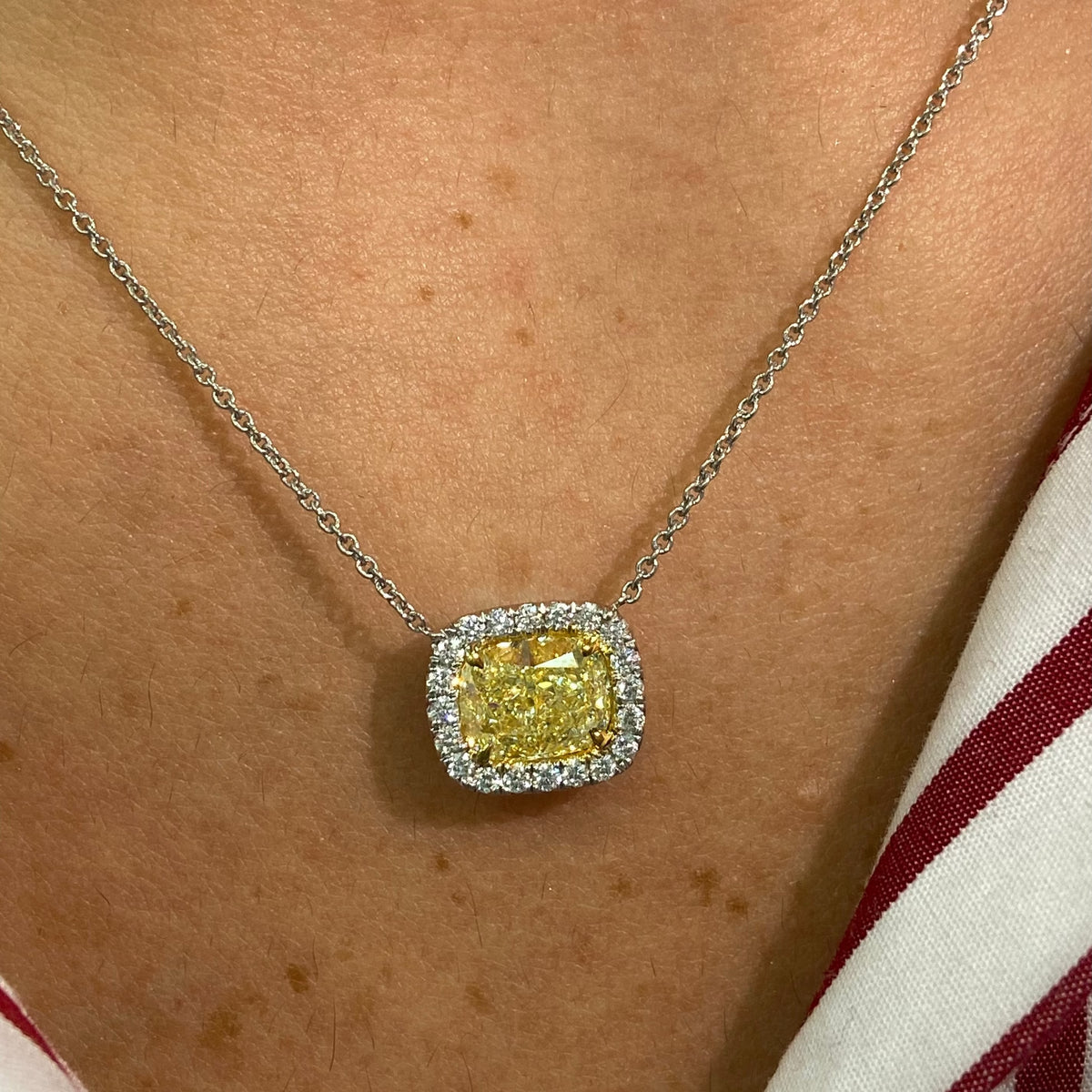 2.01ct Fancy Light Yellow Cushion Diamond Pendant VVS1 GIA