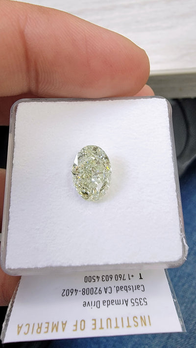 3.31ct Fancy Green Yellow Oval VS2 GIA