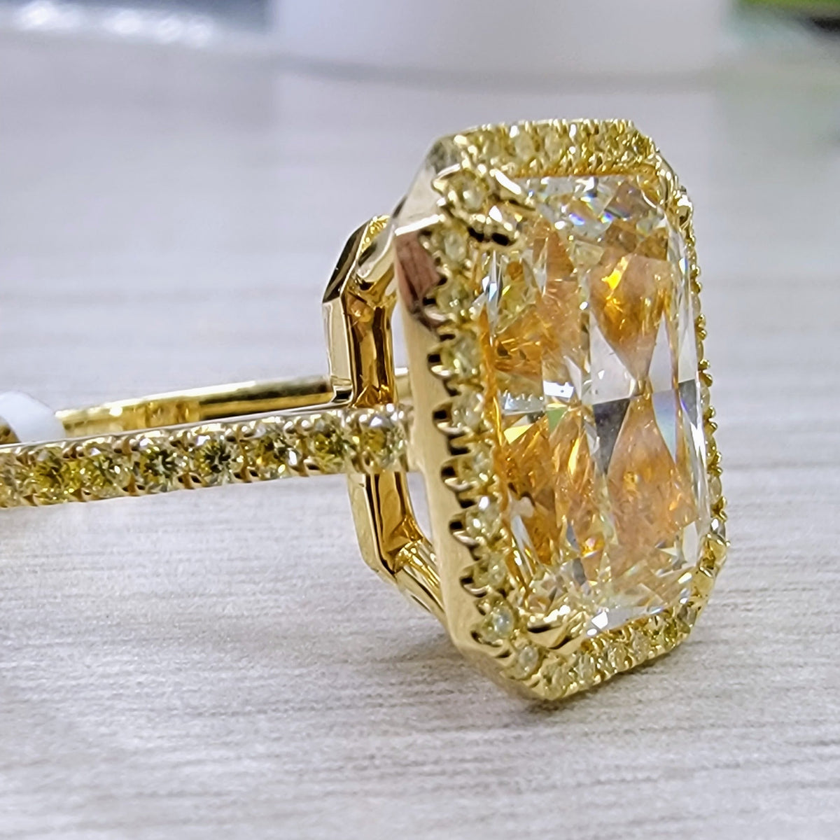 5.01ct Light Yellow Diamond Elongated Radiant Diamond Ring VS2 GIA