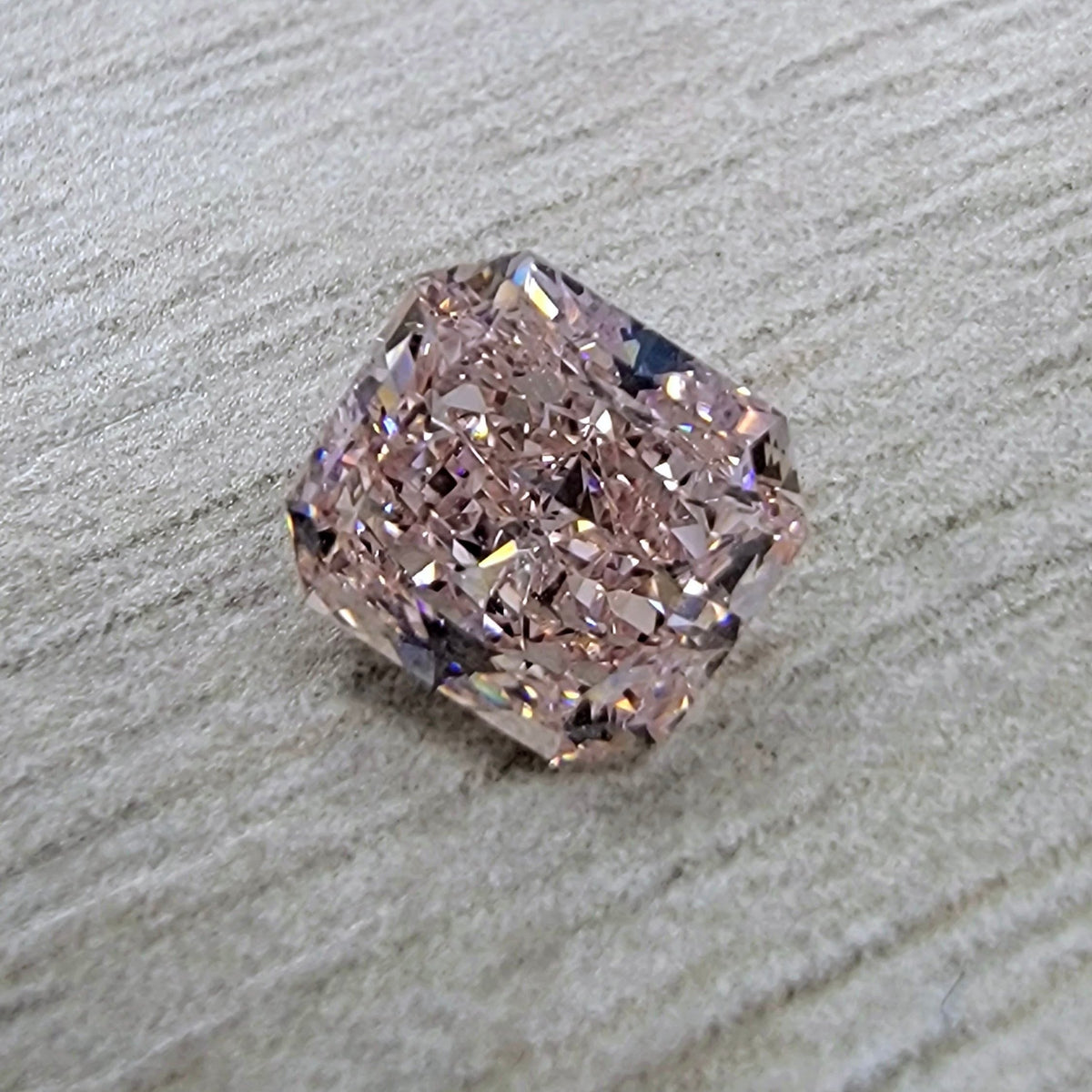 1.02ct Fancy Pink Radiant Diamond VS2 GIA