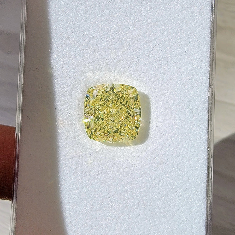 7.01ct Fancy Light Yellow Cushion Diamond VS1 GIA