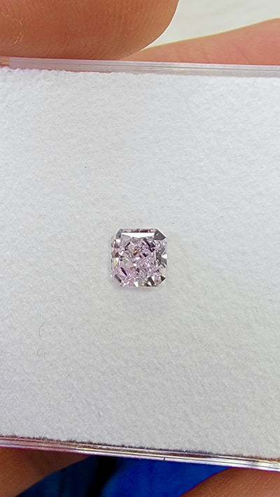 0.68ct Fancy Light Pinkish Purple Radiant SI1 GIA