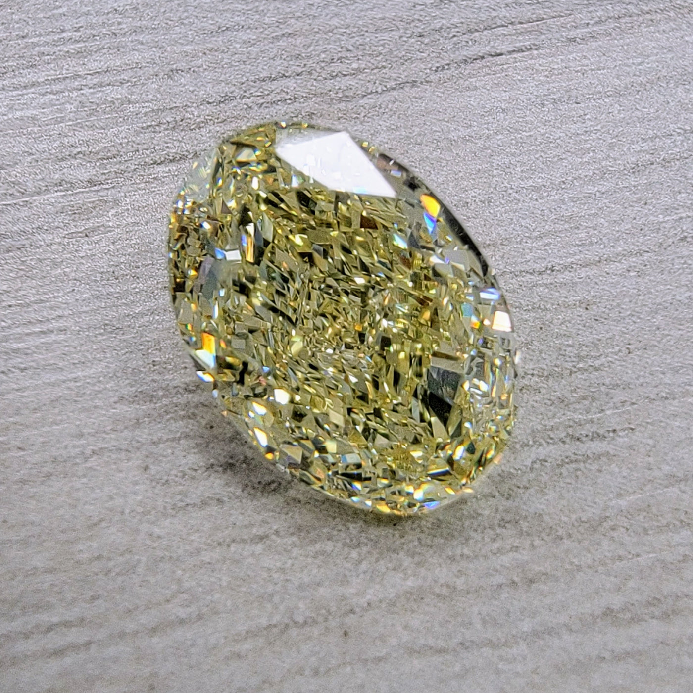 3.02ct Light Yellow Oval VS1 GIA