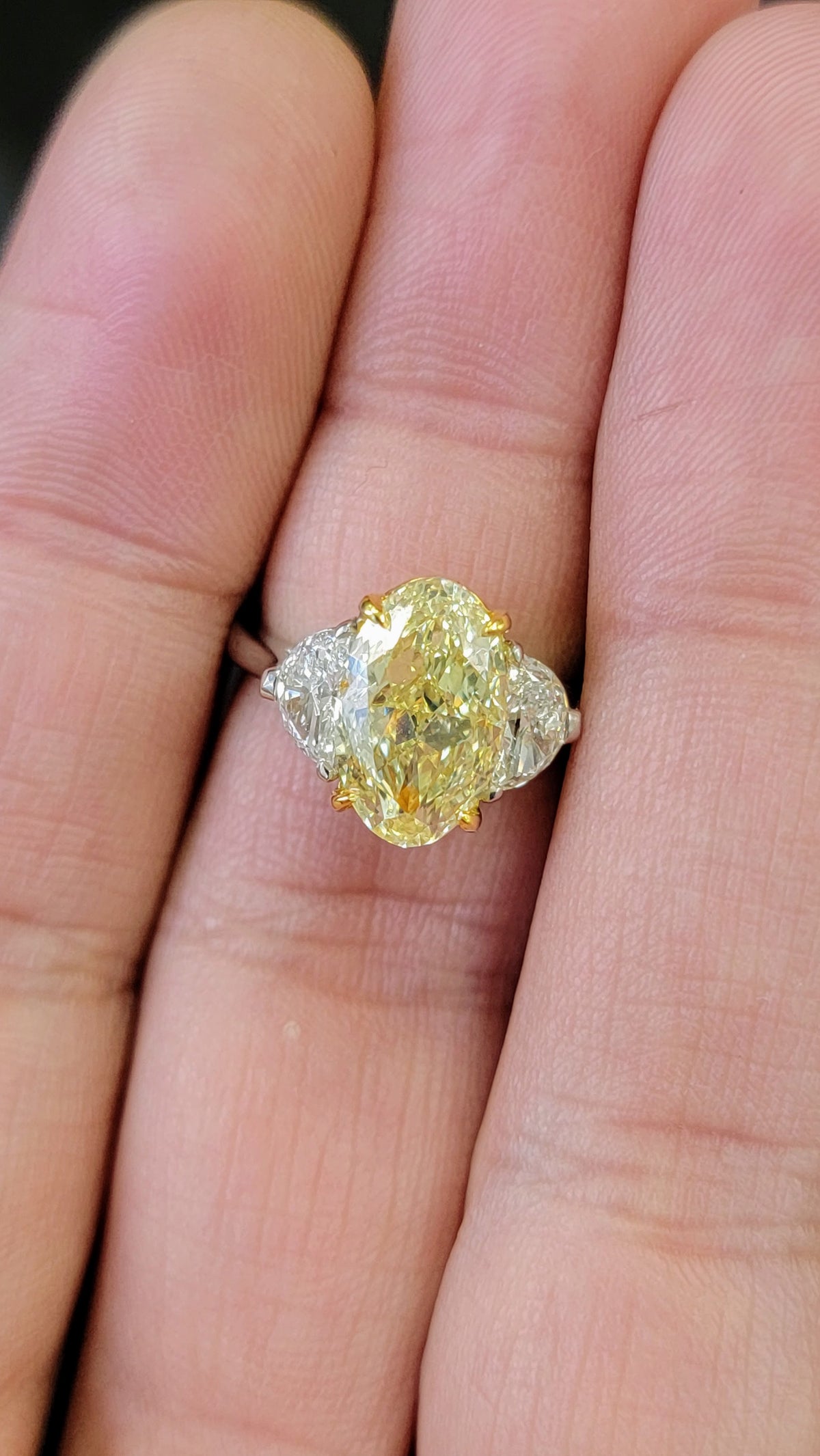 3.51ct Fancy Yellow Oval Diamond Ring VS1 GIA