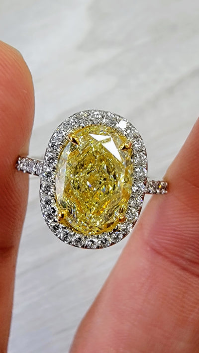 3.21ct Light Yellow Oval VS1 GIA Ring