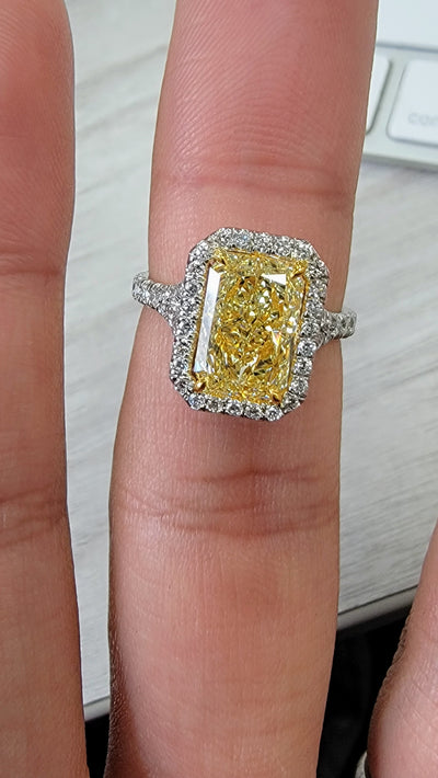 3.00ct Light Yellow Elongated Radiant VVS1 GIA Ring