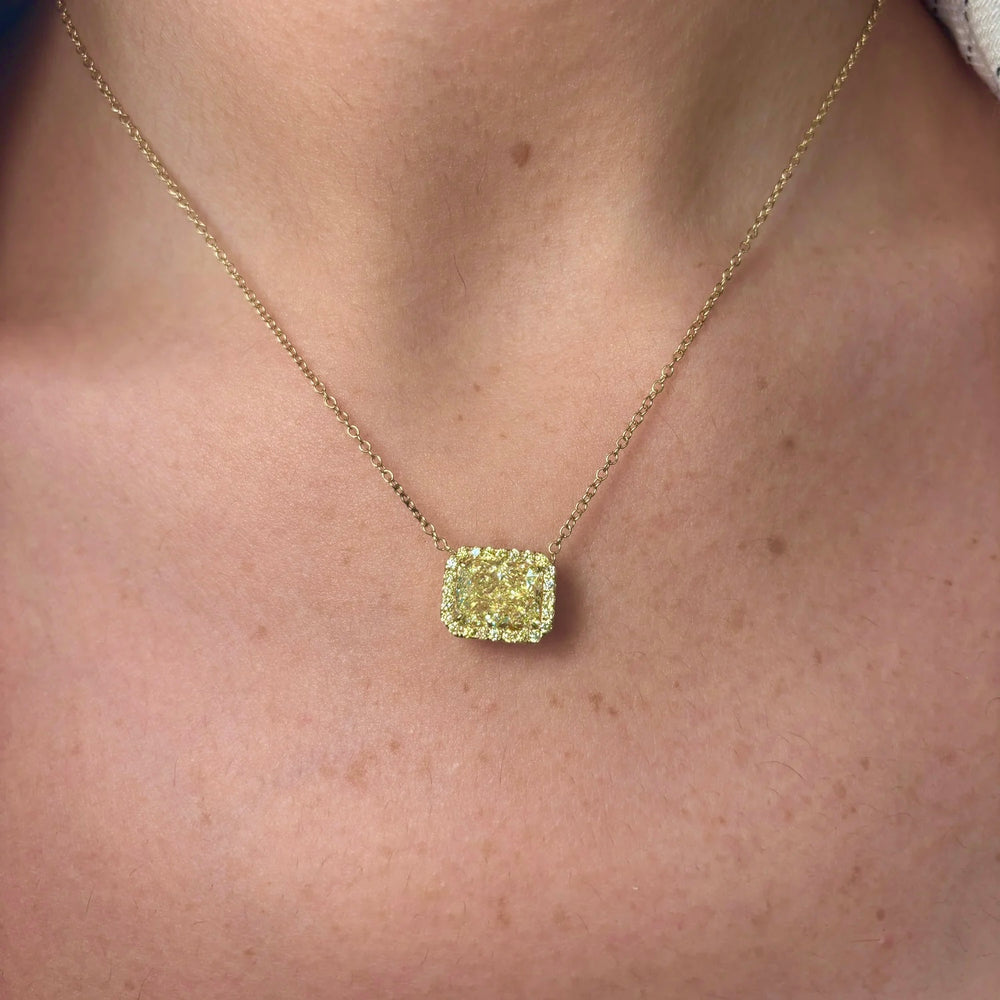 4.10ct Light Yellow Elongated Radiant Diamond East West Pendant VVS1 GIA