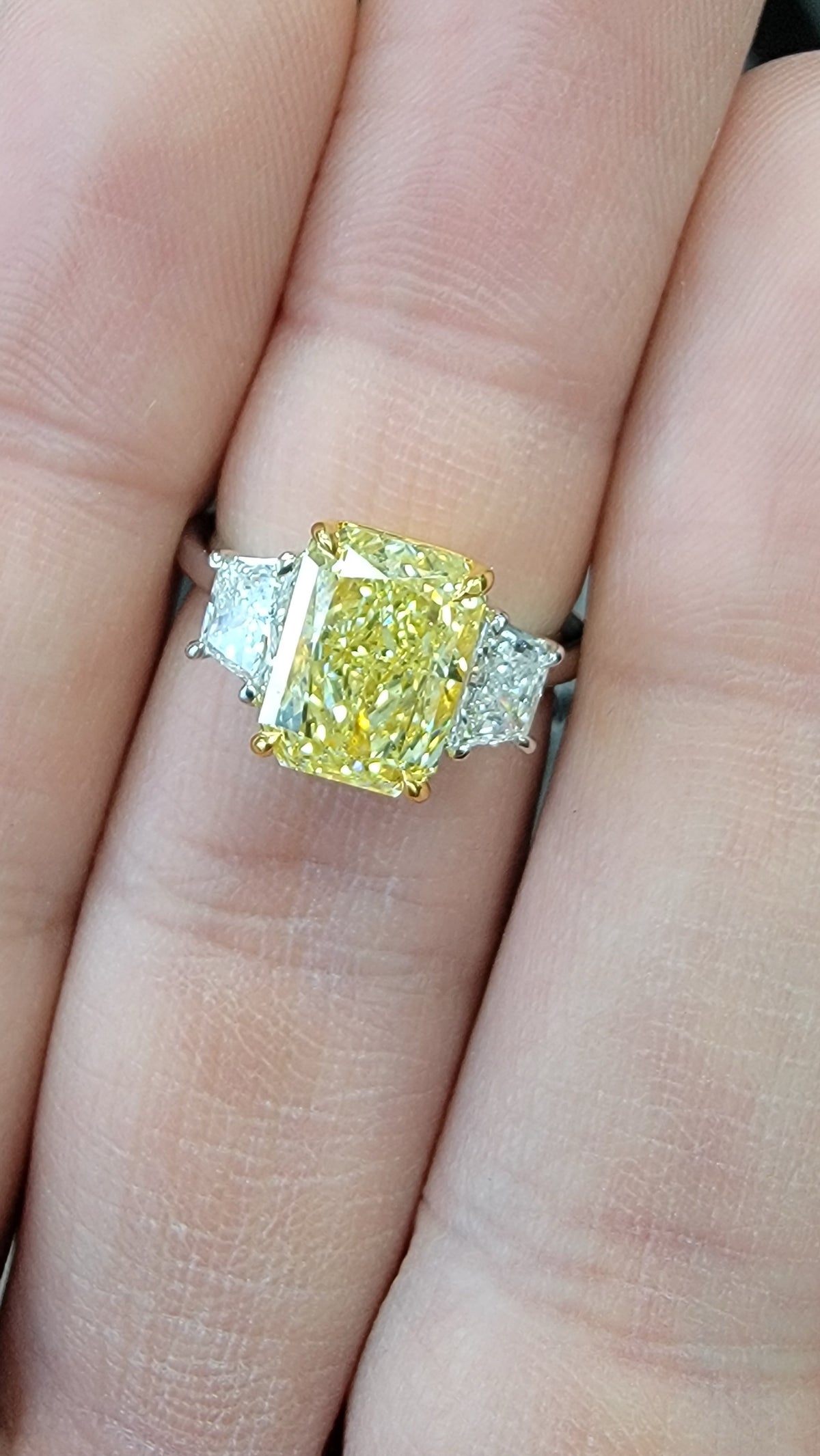 3.00ct Fancy Yellow Radiant Diamond Ring SI1 GIA