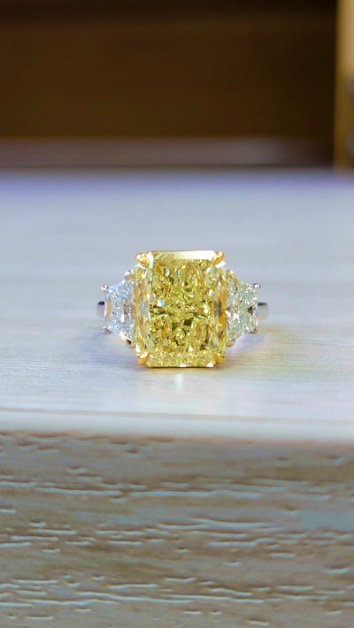 5.34ct Fancy Light Yellow VS2 GIA Ring