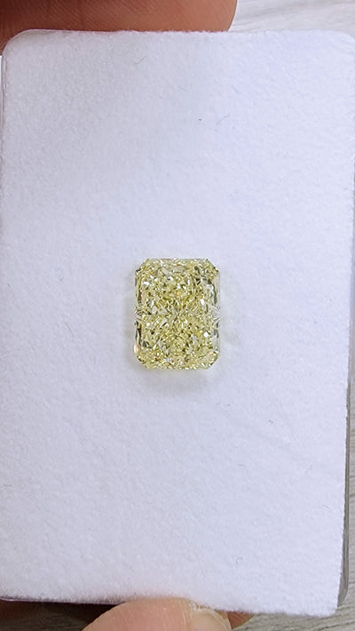 4.03ct Fancy Light Yellow Elongated Radiant VVS1 GIA