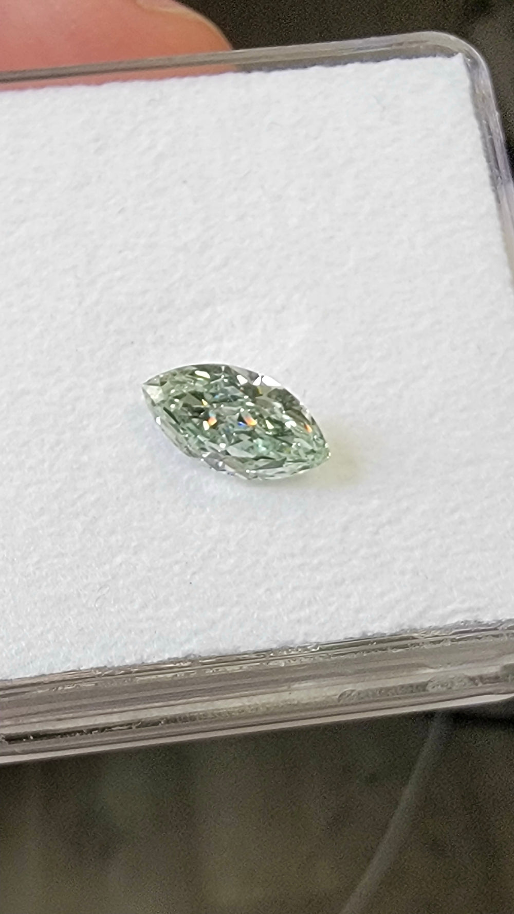 0.93ct Fancy Green Marquise Diamond SI2 GIA