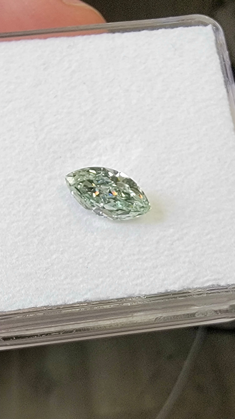 0.93ct Fancy Green Marquise Diamond SI2 GIA