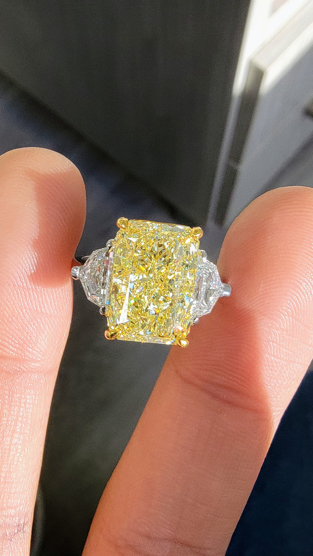 5ct Fancy Light Yellow Elongated Radiant Diamond Ring VS1 GIA