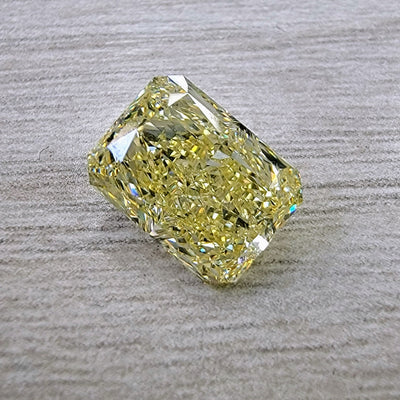 3.53ct Fancy Light Yellow VVS2 Elongated Radiant GIA