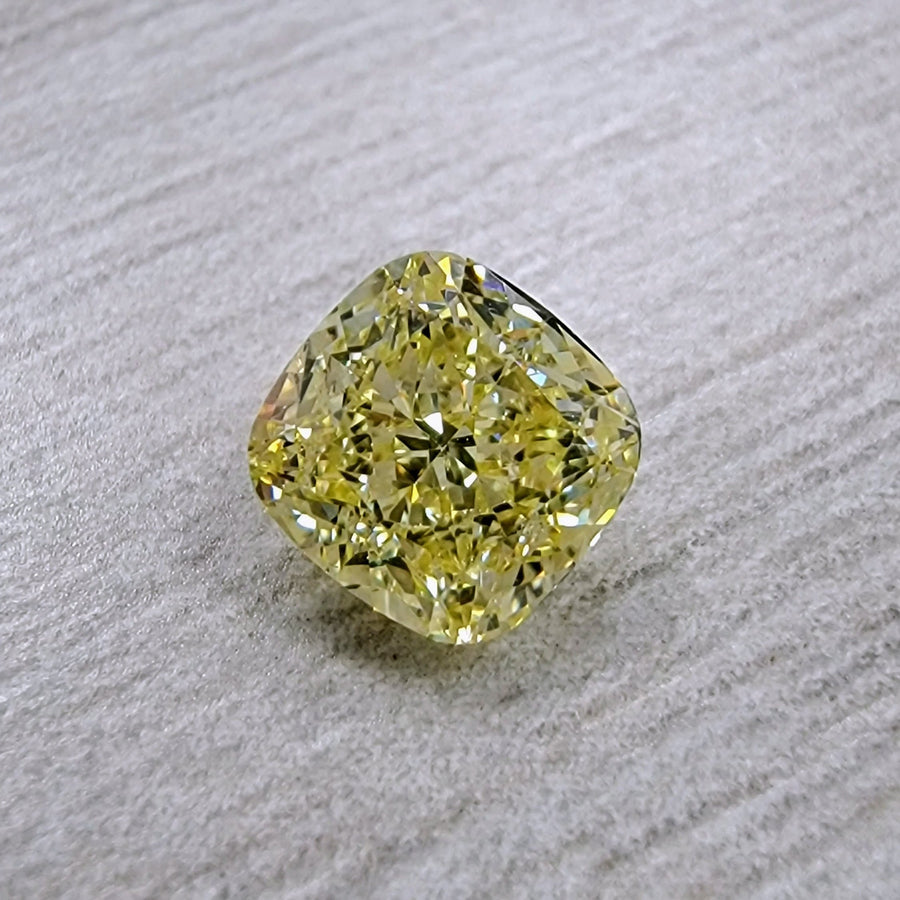 0.90ct Fancy Light Yellow Cushion Diamond SI1 GIA