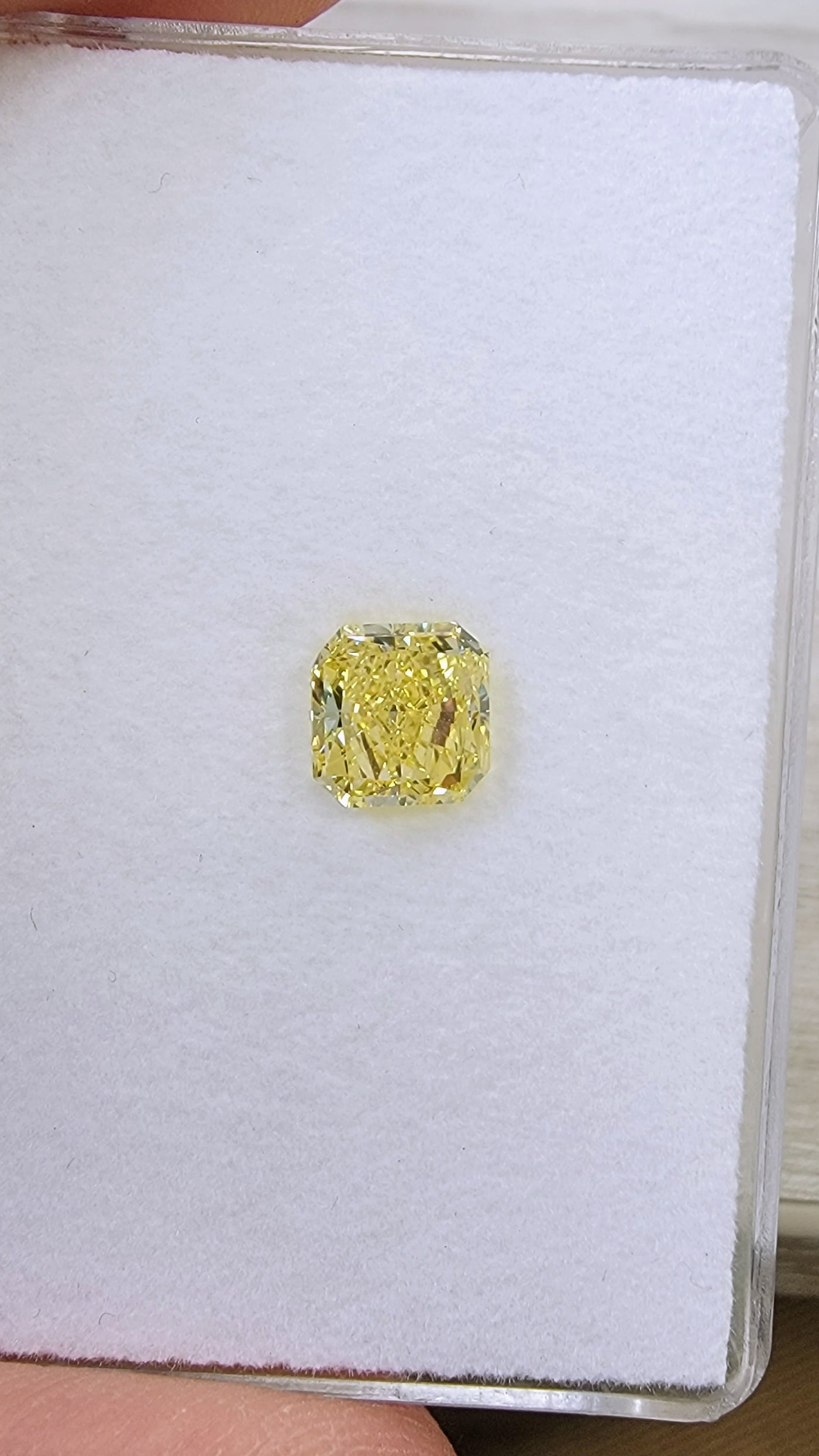 2.28ct Fancy Intense Yellow Radiant VVS2 GIA