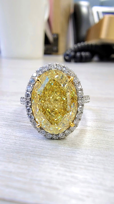 6.16ct Fancy Light Yellow Oval VS1 GIA