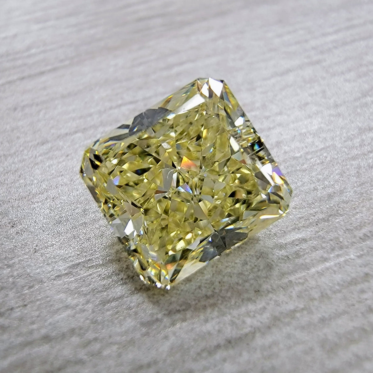 1.81ct Fancy Light Yellow Radiant Diamond VS1 GIA