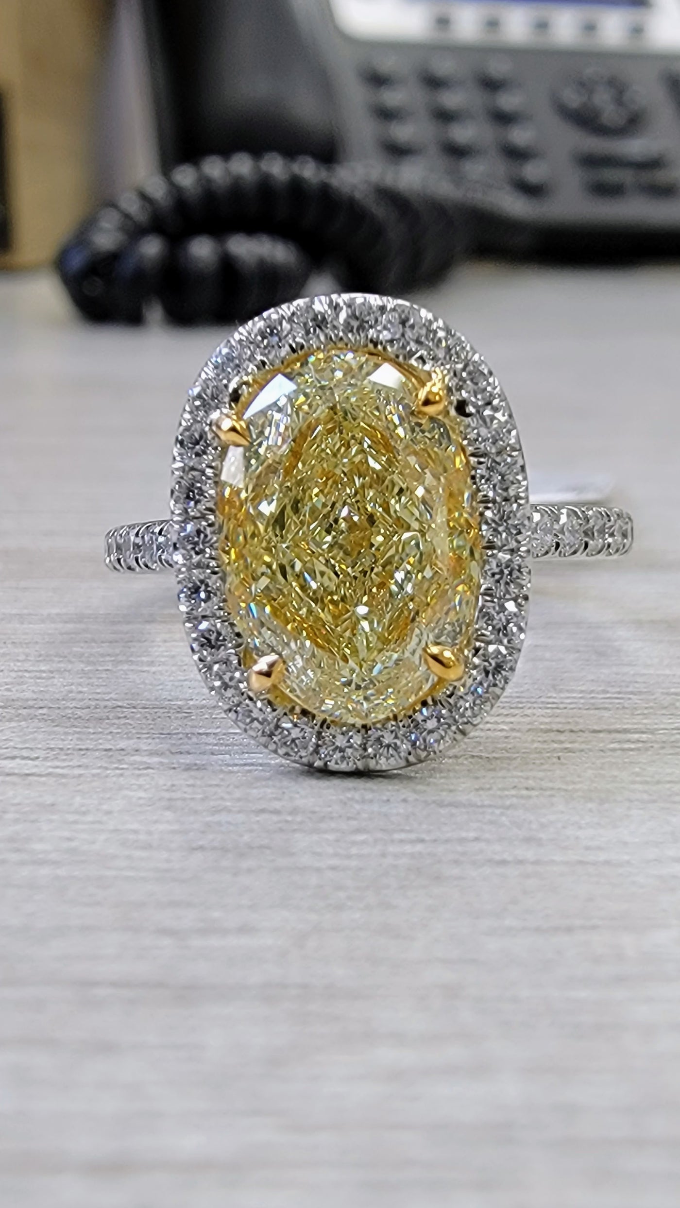 3.21ct Light Yellow Oval VS1 GIA Ring
