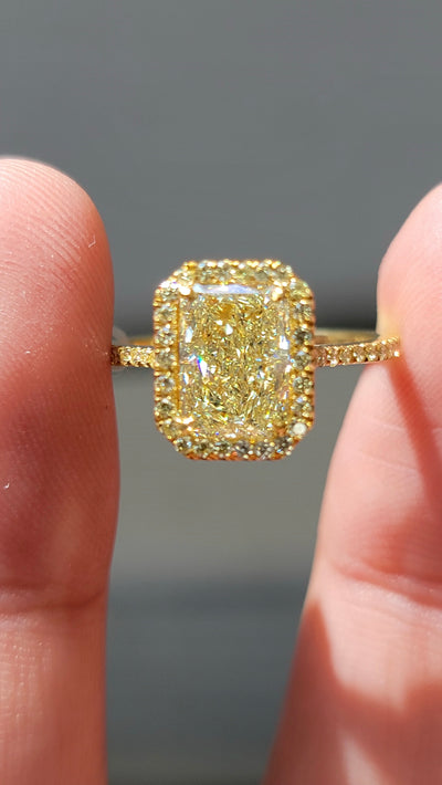 2.16ct Light Yellow Radiant VS2 GIA Ring