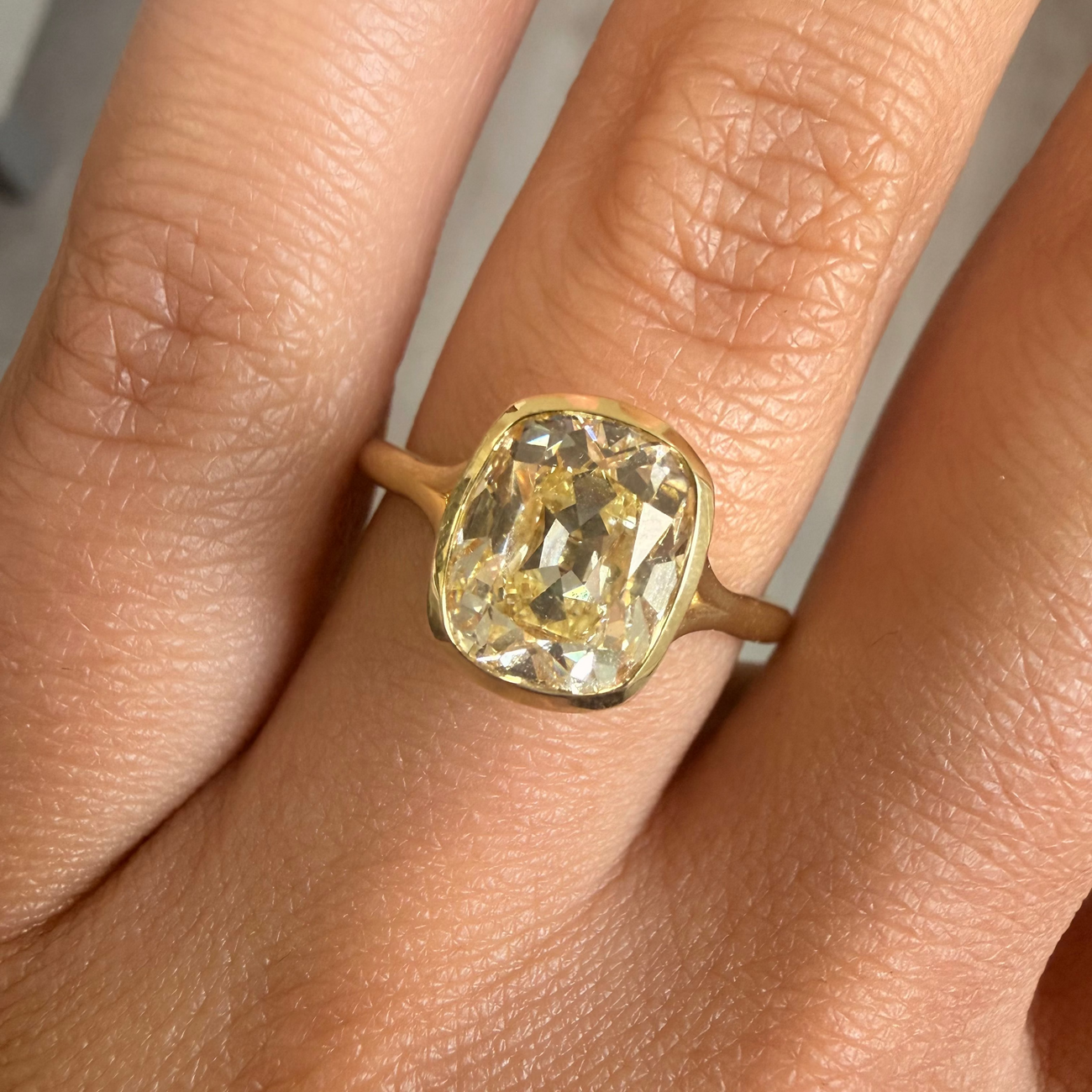 2.70ct Light Yellow Old Mine Cushion Diamond Ring VS2 GIA