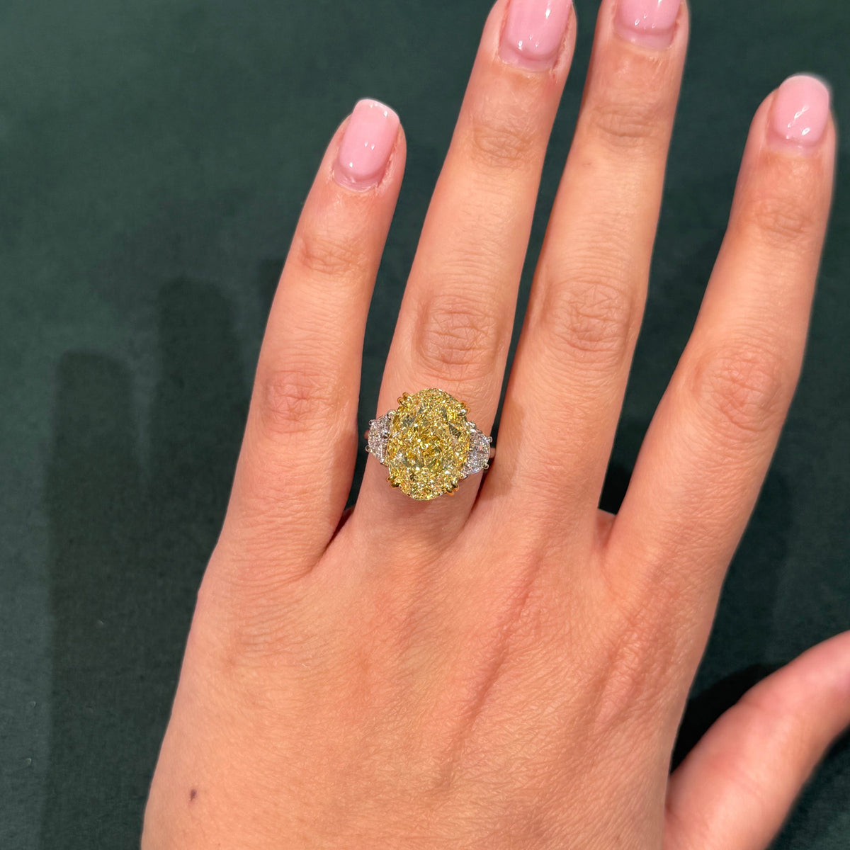 11.07ct Light Yellow Oval Diamond Ring VS1 GIA