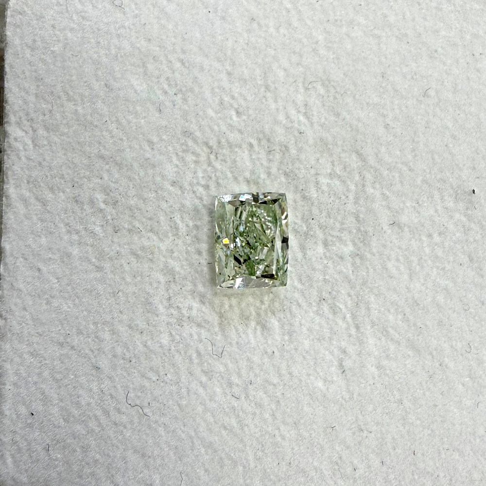 1.00ct Fancy Light Yellowish Green Cushion Diamomd SI1 GIA