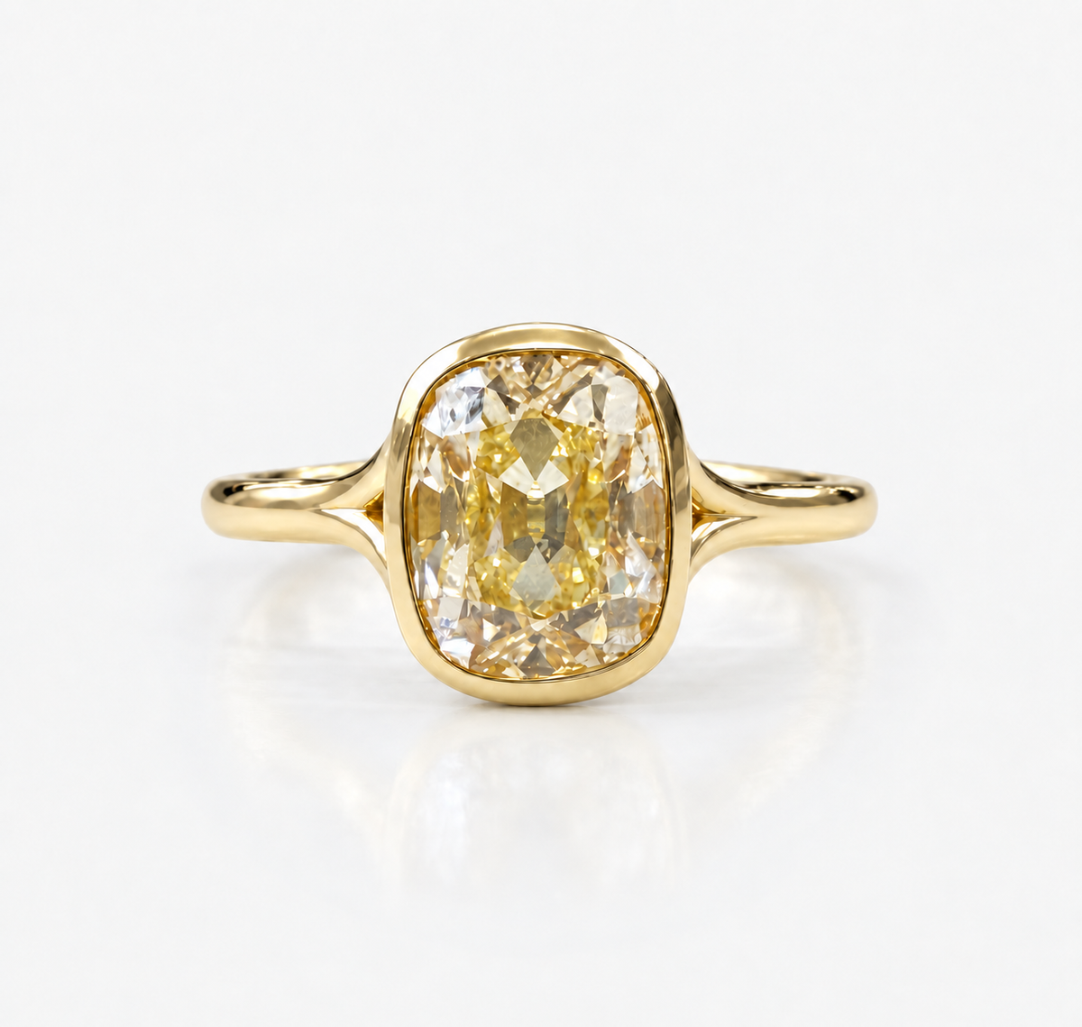 2.70ct Light Yellow Old Mine Cushion Diamond Ring VS2 GIA