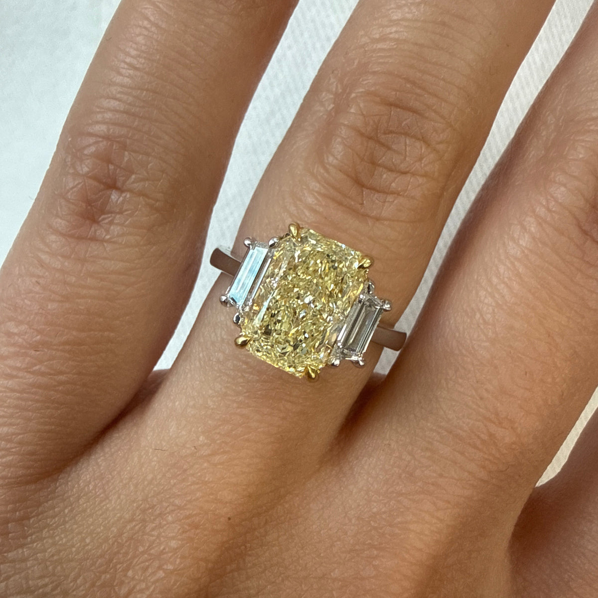 3.01ct Light Yellow Radiant Diamond Ring VS2 GIA