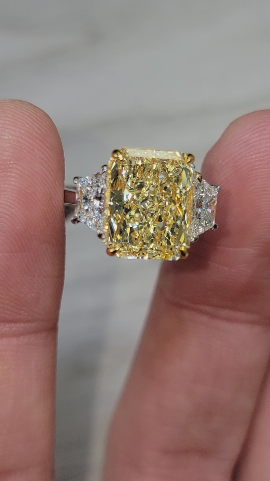 5.34ct Fancy Light Yellow VS2 GIA Ring