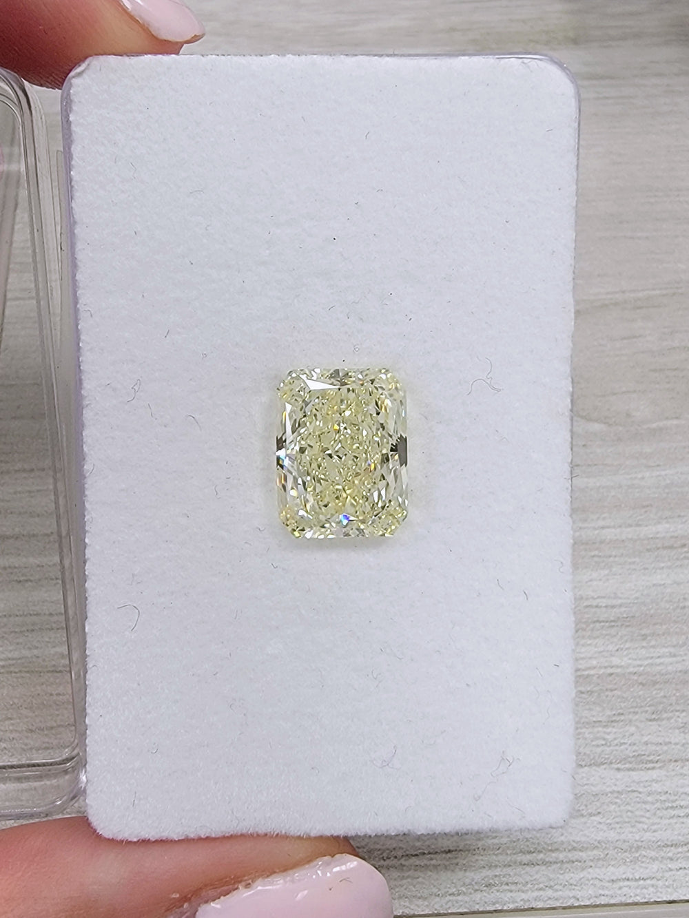 6.01ct Light Yellow Radiant Diamond VVS2 GIA